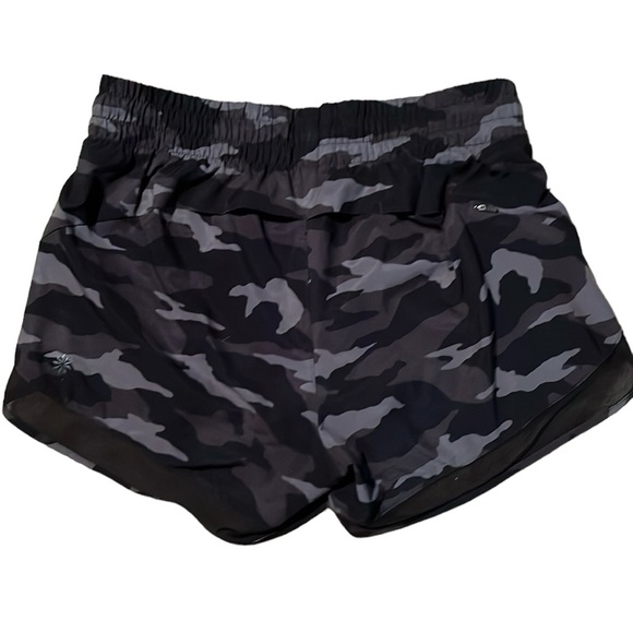 Athleta Mesh Racer Run Mid Rise Shorts - Picture 5 of 8